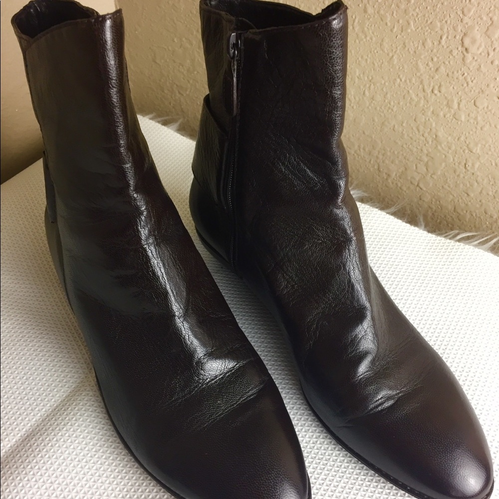 Cole Haan brown leather ankle boot 9.5 B